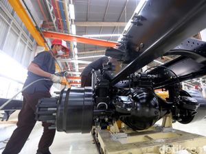 Produsen Truk Nilai Pelaksanaan Pajak Emisi Bakal Berat Produsen Truk Nilai Pelaksanaan Pajak Emisi Bakal Berat