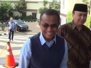 Selain Dahlan Iskan, 2 Saksi Lain juga Diperiksa Kajati Jatim Selain Dahlan Iskan, 2 Saksi Lain juga Diperiksa Kajati Jatim