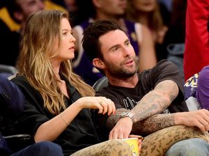 Romantisnya Adam Levine dan Behati Prinsloo di Tengah Isu KDRT