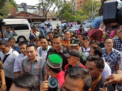 Disambut Barongsai, Agus-Sylvi Temui Masyarakat Tionghoa di Mangga Besar