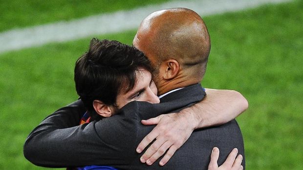 BARCELONA, SPAIN - MAY 05:  Lionel Messi of FC Barcelona (L) hugs his Head coach Josep Guardiola of FC Barcelona after scoring his team's third goal during the La Liga match between FC Barcelona and RCD Espanyol at Camp Nou on May 5, 2012 in Barcelona, Spain. This was Guardiola's last match.  (Photo by David Ramos/Getty Images)