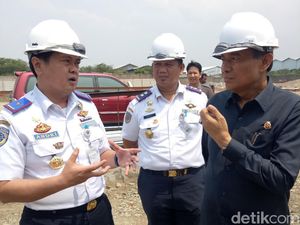 Kajati DKI dan Kadishub Cek Proyek Revitalisasi Uji KIR di Jakbar Kajati DKI dan Kadishub Cek Proyek Revitalisasi Uji KIR di Jakbar