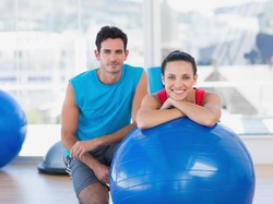 Manfaatkan Fitness Ball untuk Bercinta? Bisa, Coba Saja Posisi Ini