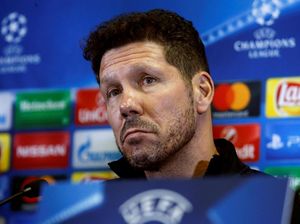 Video Momen Simeone Debat dengan Wartawan soal Penalti Alvarez Dianulir