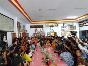 Warga Tionghoa Mangga Besar Anggap Agus-Sylvi Sebagai Hopeng