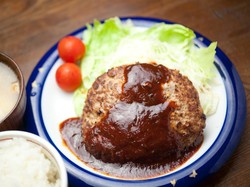 Aduh Enaknya, Hamburg Steak Empuk Juicy di Tempat Ini