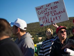 Mereka Benci Mati Hillary