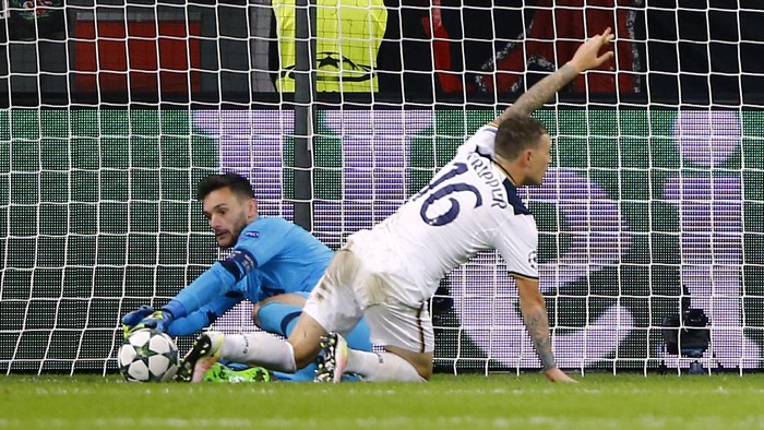 Lloris Selamatkan Poin Spurs