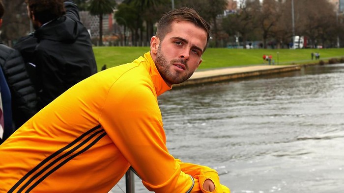 Pjanic Sempat Hampir Bergabung dengan PSG