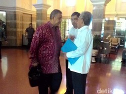 Tak Hanya Proyek 35.000 MW, Jonan Juga Bahas PLTS dan Keuangan PLN