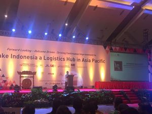 Cerita Darmin Soal Jokowi yang Sangat Fasih Berbicara Logistik