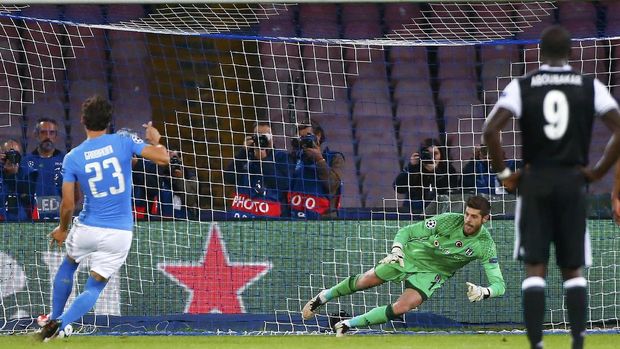 Napoli Ditumbangkan Besiktas di San Paolo