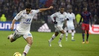 Rafael da Silva merupakan bek kanan Manchester United saat menjuarai Liga Inggris pada musim 2012/2013. Kini, dia sudah menyeberang ke Lyon. (Foto: AFP/Jean-Philippe Ksiazek)