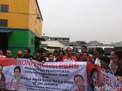 Sandiaga Tandatangani Kontrak Politik dengan Komite Pedagang Pasar Se-DKI