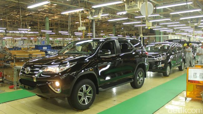 Jalanan Maroko Dihiasi Mobil  Toyota Buatan Indonesia