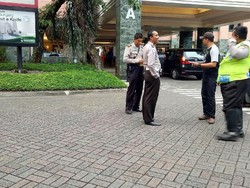 Polisi Jaga Kapolsek Tangerang yang Ditusuk Selama Dirawat di RS