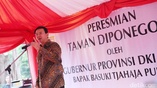 Ahok Resmikan Taman Diponegoro