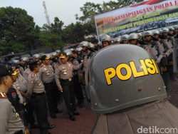 Jelang Pilkada di Jabar dan Unjukrasa Besok, Polda Jabar Gelar Apel Pasukan