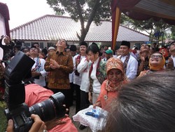 Tak Ditemani Sophia Latjuba, Ahok Kini Resmikan RPTRA Bareng Veronica