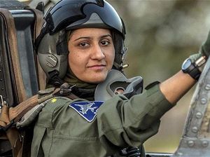Inspirasi Mengejar Mimpi dari Ayesha Farooq, Pilot Berhijab Pertama Pakistan