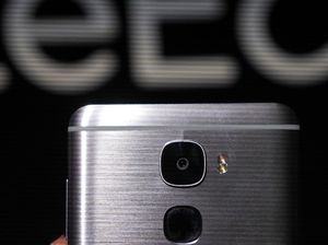 LeEco Siapkan Ponsel dengan Empat Kamera Sekaligus LeEco Siapkan Ponsel dengan Empat Kamera Sekaligus
