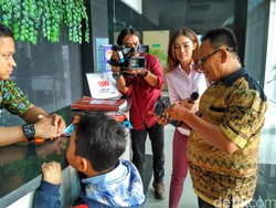 Cerita Saksi Soal Pertemuan Suami Mirna dengan Rangga dan Misteri Bungkusan