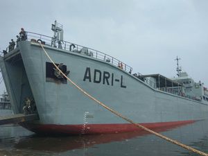 Perkenalkan Kapal ADRI-L Milik TNI AD, Spesialis Pengangkut Tank Leopard