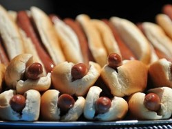 Demi Sertifikat Halal, Nama Hot Dog di Malaysia Harus Diganti