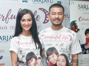 Atiqah Hasiholan Hamil, Rio Dewanto Ikut Ngidam