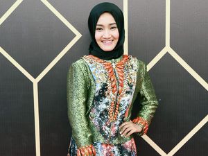 3 Tips Merawat Rambut untuk Wanita Berjilbab ala Penyanyi Fatin 3 Tips Merawat Rambut untuk Wanita Berjilbab ala Penyanyi Fatin
