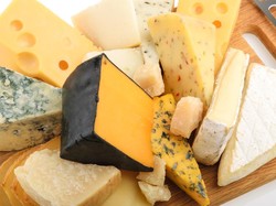 Kalau Mau Membuat Keju Leleh Mulur, 8 Jenis Keju Ini Bisa Jadi Pilihan (1)