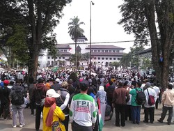 Ribuan Orang dari Berbagai Ormas Islam di Jabar Desak Polisi Tegas pada Ahok