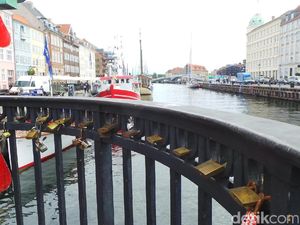 Seperti Apa, Gembok Cinta di Negara Paling Bahagia Sedunia