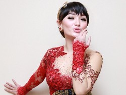 Selain Ciri Khas, Goyang Itik Juga Bikin Pinggul Zaskia Makin Kencang