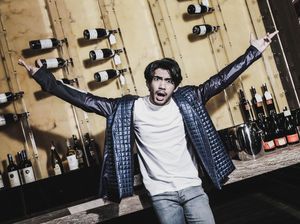 Berapa Penghasilan Reza Rahadian Sebagai Aktor Laris Saat Ini?