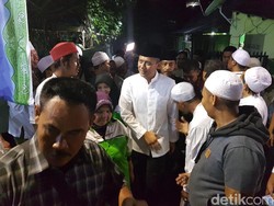 Jelang Tengah Malam, Agus Yudhoyono Hadiri Majelis Zikir di Senen