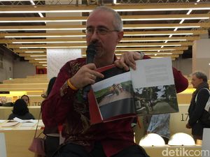 Jawa dalam Kamera Fotografer Italia: Santai dan Damai