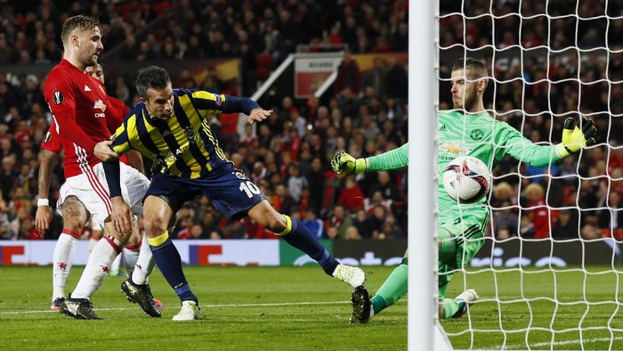 Jika Diturunkan, Rojo Bakal Jaga Ketat Van Persie