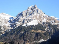 Sedih! Dalam 5 Tahun, Gletser Es di Swiss Mencair Hingga 10 %