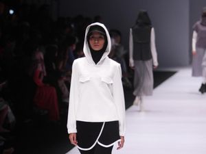 Gaya Rebellious Anak Muda Jepang di Koleksi Busana Muslim Rani Hatta