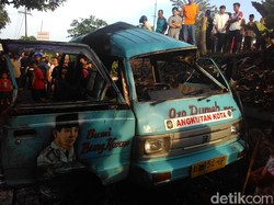 Mikrolet Ditabrak KA Matarmaja di Blitar, 3 Penumpang Tewas