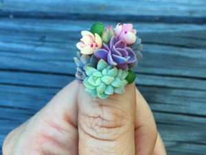Seniman Ciptakan Tren Unik, Pakai Tanaman Sukulen Sebagai Nail Art