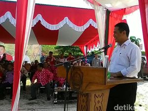 Mentan Ajak Warga Tanam Bawang Merah Dekat Rumah Mentan Ajak Warga Tanam Bawang Merah Dekat Rumah