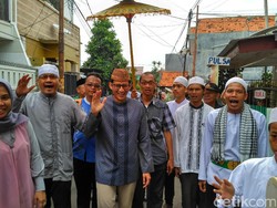 Terima Dukungan Forum Santri Jakarta, Sandi Teken Kontrak Politik