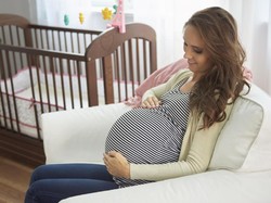 4 Cara Tepat Menghitung Tendangan Bayi Selama Kehamilan