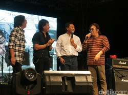 Manggung di Lereng Arjuna, Kla Project Dapat Kado Khusus