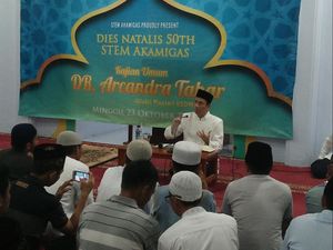Muncul di Masjid Akamigas Cepu, Wamen Arcandra Beri Ceramah Maghrib