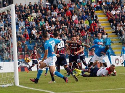 10 Pemain Napoli Kalahkan Crotone