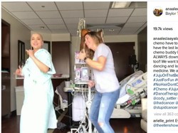 Tetap Lincah Menari Saat Kemoterapi, Video Wanita Ini Jadi Viral