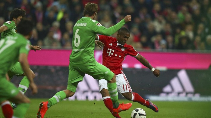 Bayern Tundukkan Gladbach 2-0